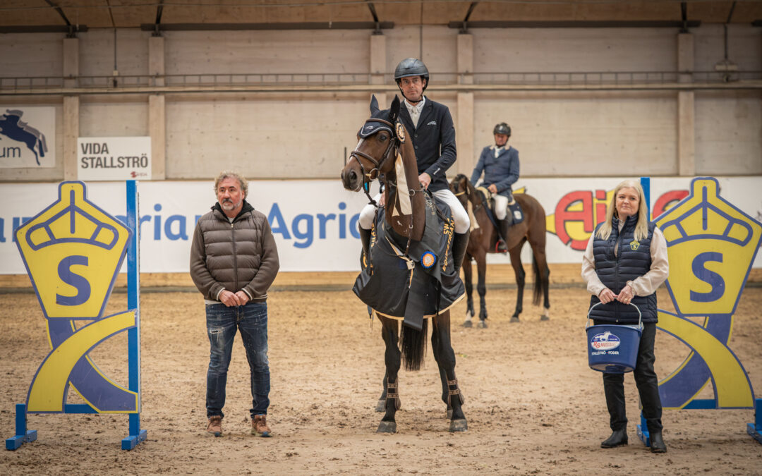 Aganix d’Amour 1516 vinner SWB Stallion Trophy för 4-åriga hopphästar by RS Mustang