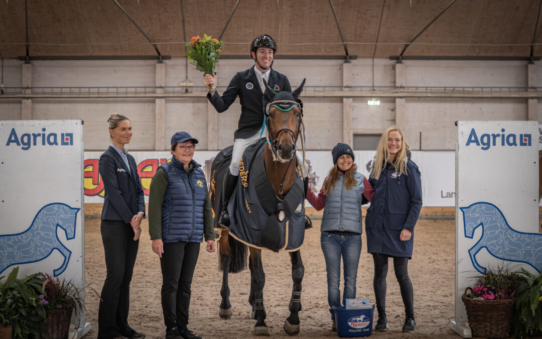 Lumiere HE.RO 1508 vinner SWB Stallion Trophy för 7-åriga hopphästar by RS Mustang